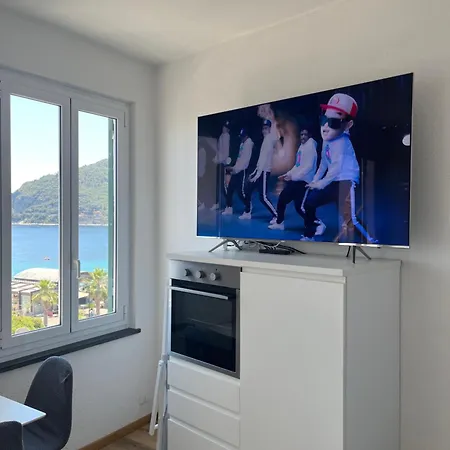 Sea View - La Perla Sul Mare Con Box Auto Apartman