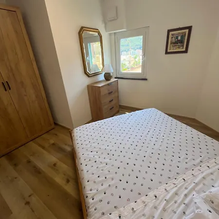 Sea View - La Perla Sul Mare Con Box Auto Apartman Noli