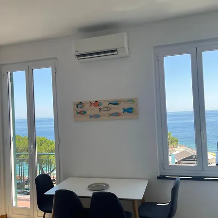Sea View - La Perla Sul Mare Con Box Auto Apartman