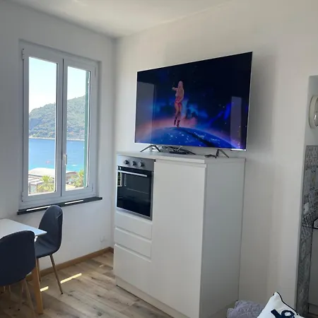 Sea View - La Perla Sul Mare Con Box Auto Apartman