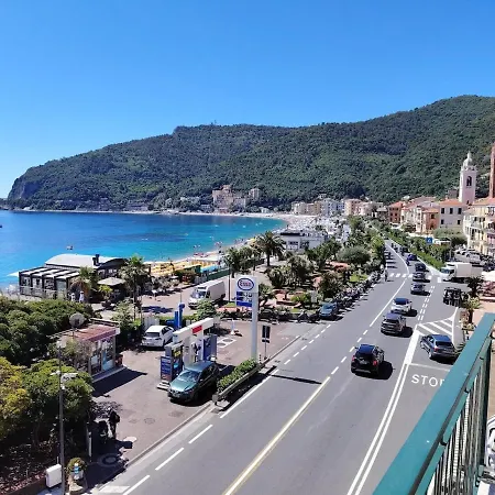 Sea View - La Perla Sul Mare Con Box Auto Apartman Noli